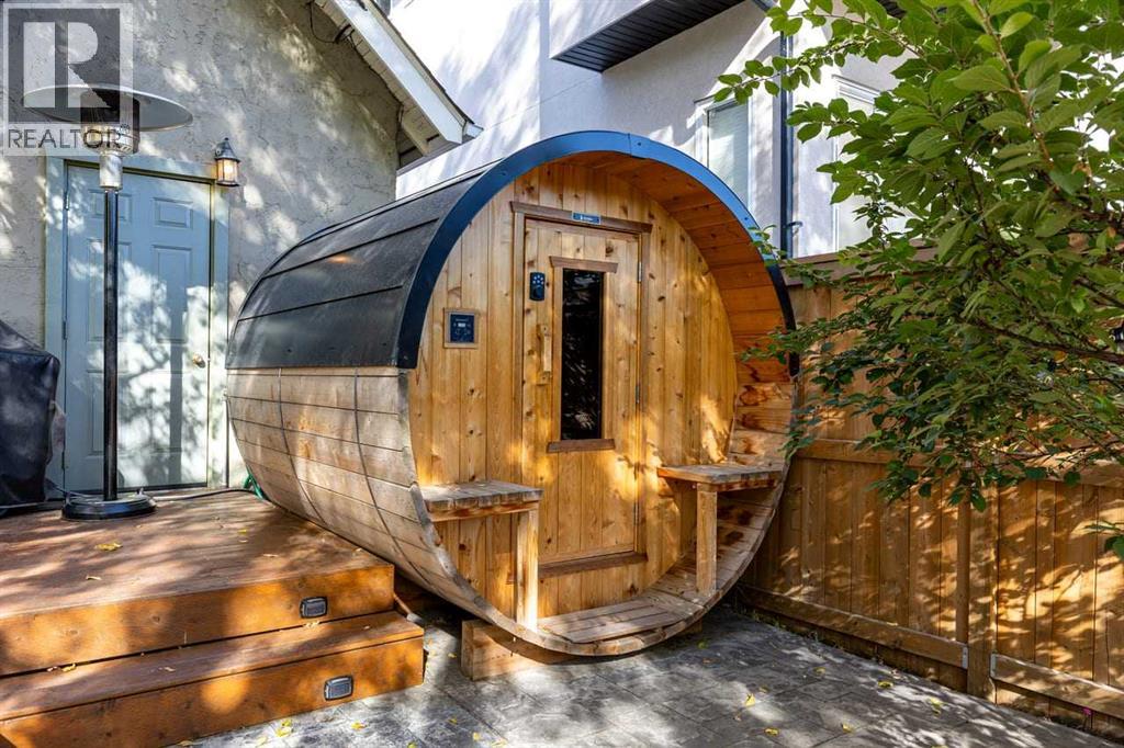 Single Family House for Sale in   Avenue NW West Hillhurst Calgary 