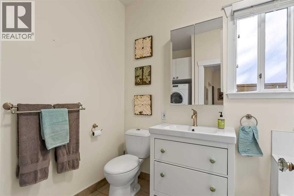 Single Family House for Sale in   Avenue NW West Hillhurst Calgary 