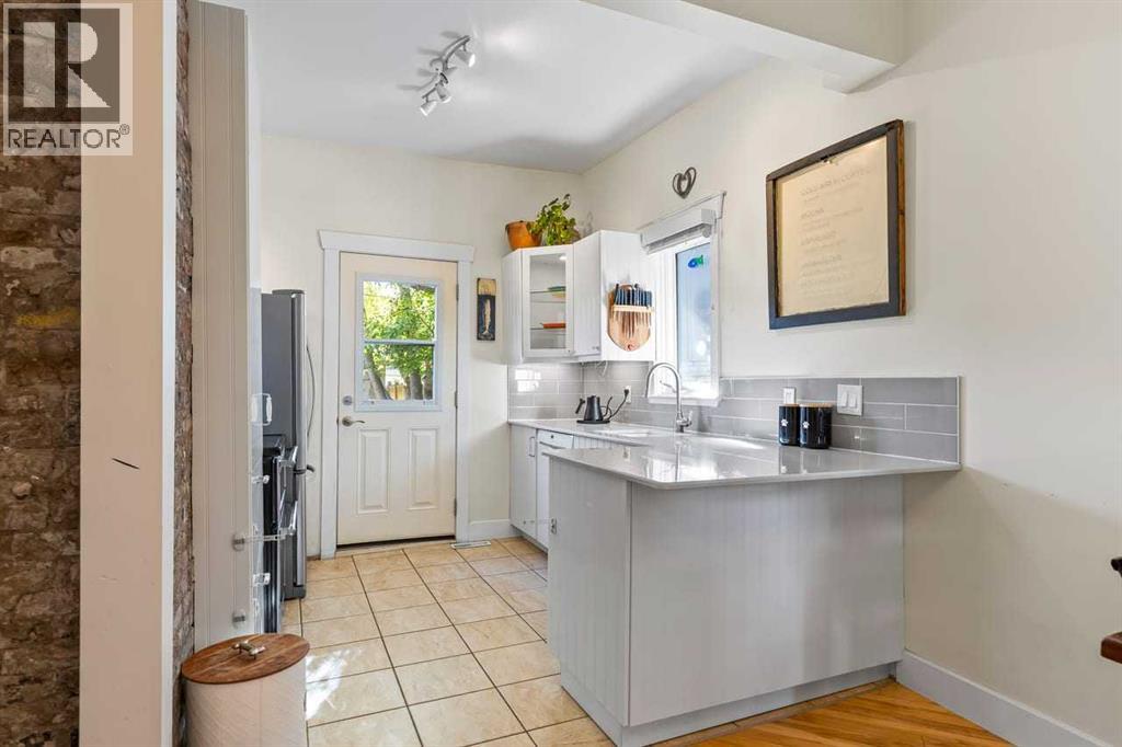 Single Family House for Sale in   Avenue NW West Hillhurst Calgary 