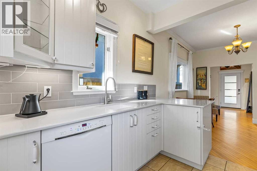 Single Family House for Sale in   Avenue NW West Hillhurst Calgary 