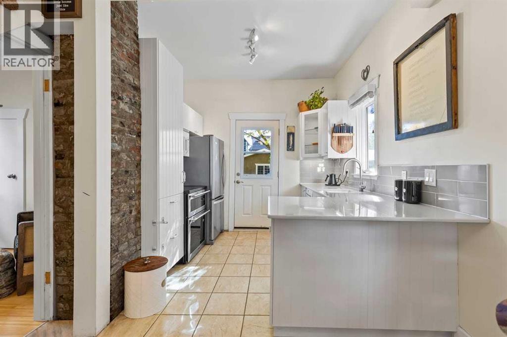 Single Family House for Sale in   Avenue NW West Hillhurst Calgary 