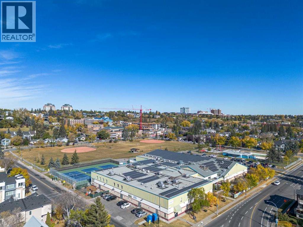 Single Family House for Sale in   Avenue NW West Hillhurst Calgary 