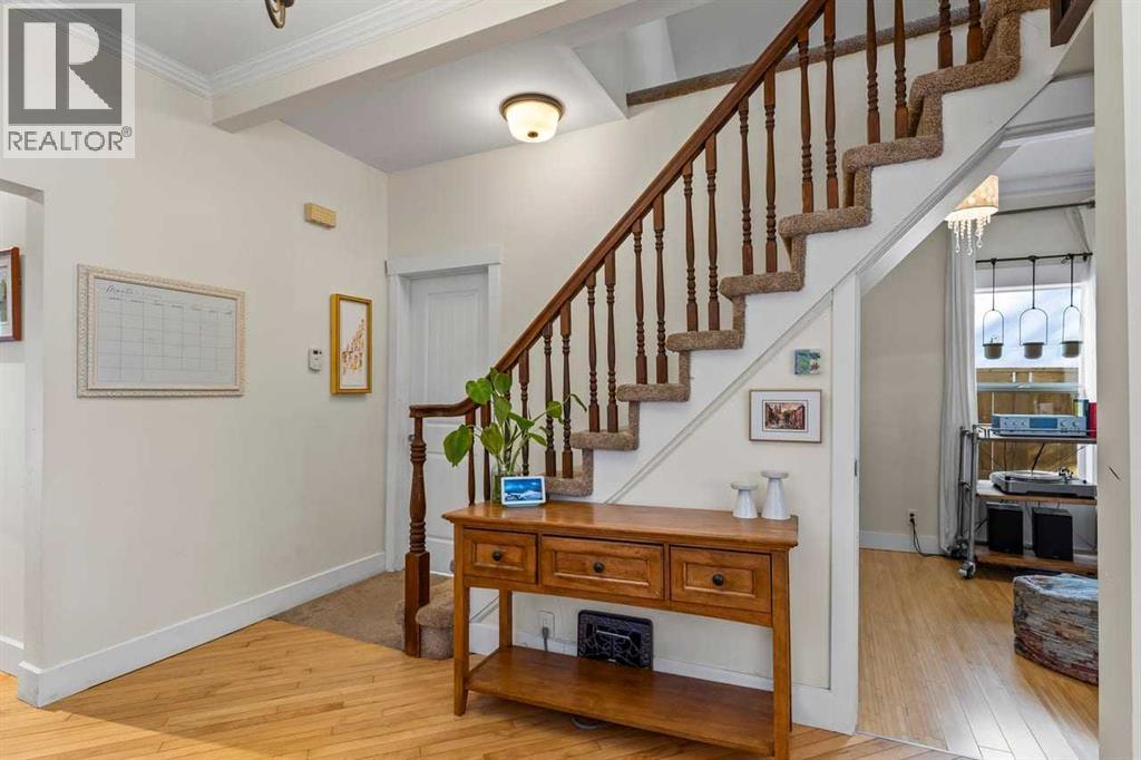 Single Family House for Sale in   Avenue NW West Hillhurst Calgary 