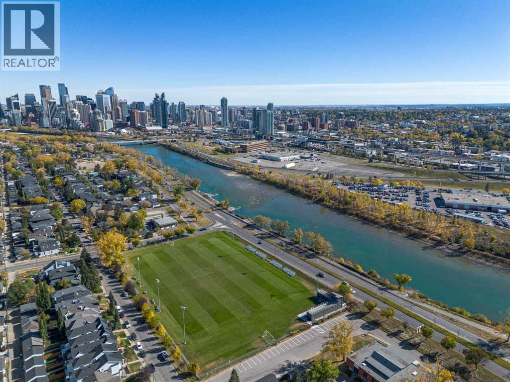 Single Family House for Sale in   Avenue NW West Hillhurst Calgary 