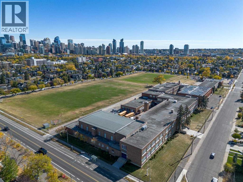 Single Family House for Sale in   Avenue NW West Hillhurst Calgary 