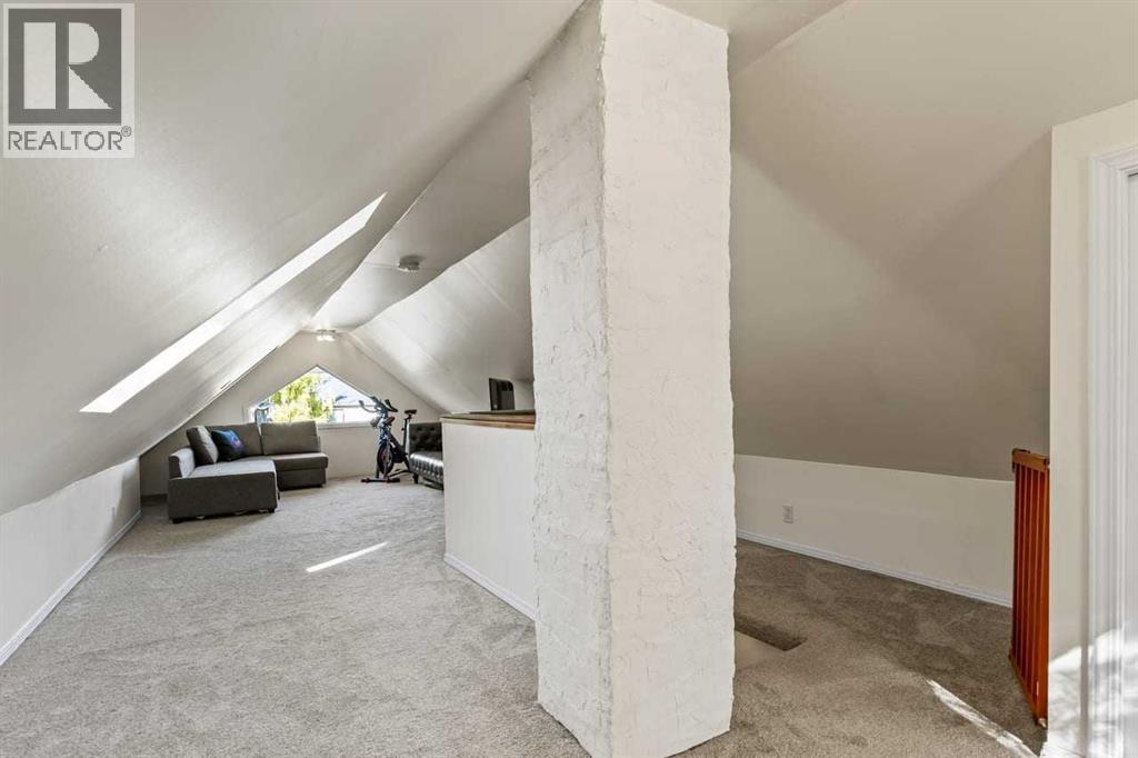 Single Family House for Sale in   Avenue NW West Hillhurst Calgary 