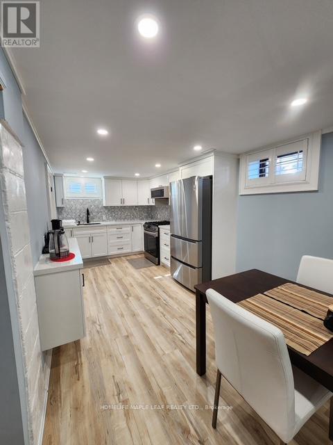 Single Family House for Sale in  MONTROSE AVENUE Hamilton (Rosedale) 