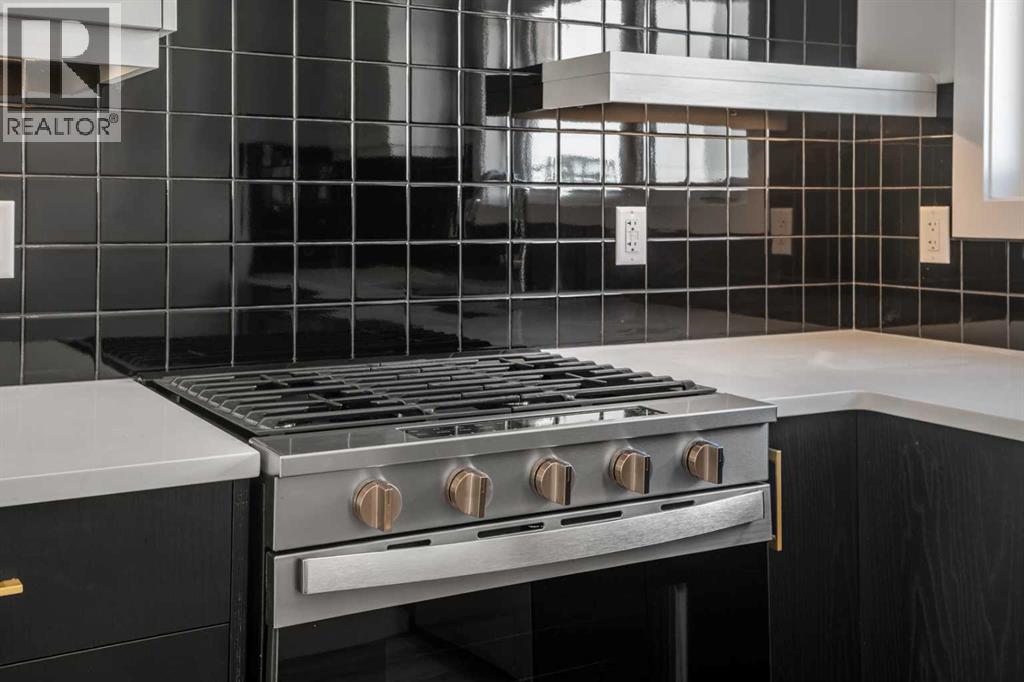 Single Family House for Sale in    Avenue SW West Springs Calgary 