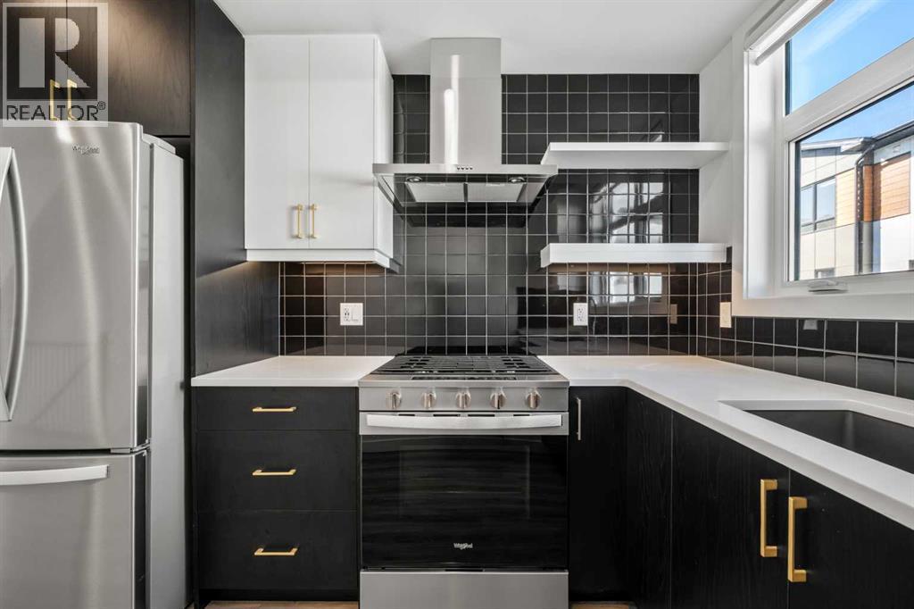 Single Family House for Sale in    Avenue SW West Springs Calgary 