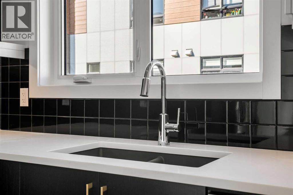 Single Family House for Sale in    Avenue SW West Springs Calgary 