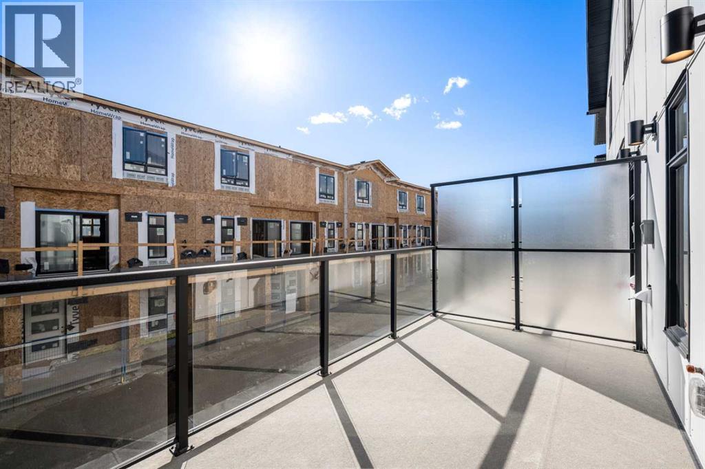 Single Family House for Sale in    Avenue SW West Springs Calgary 