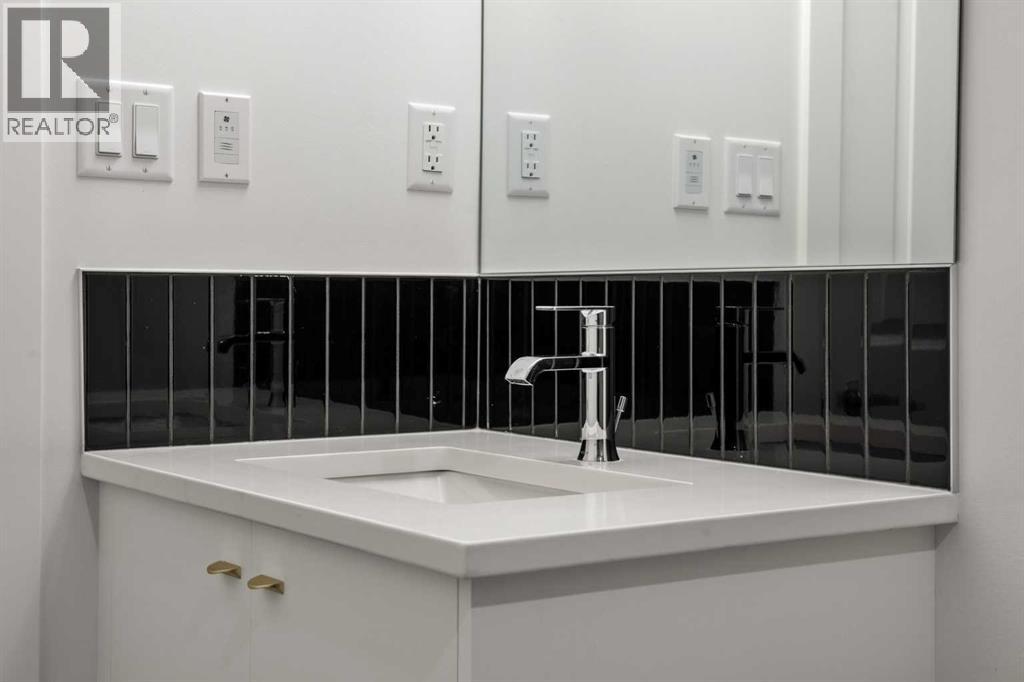 Single Family House for Sale in    Avenue SW West Springs Calgary 