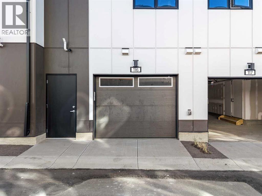 Single Family House for Sale in    Avenue SW West Springs Calgary 