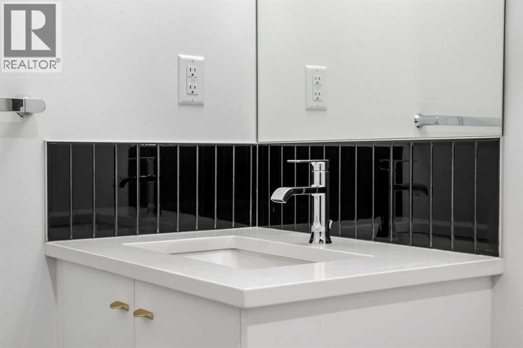 Single Family House for Sale in    Avenue SW West Springs Calgary 