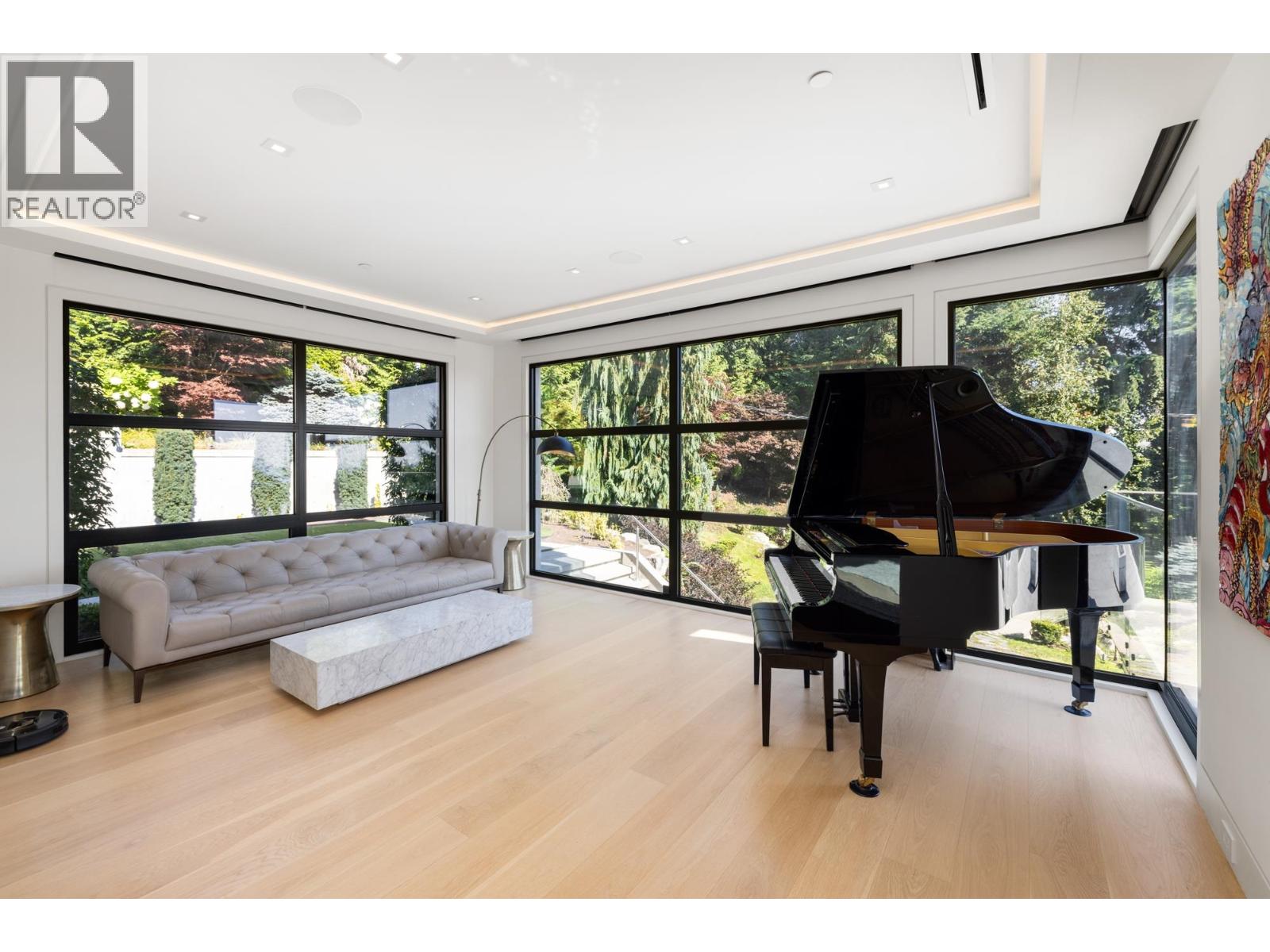 1050 KING GEORGES WAY, West Vancouver