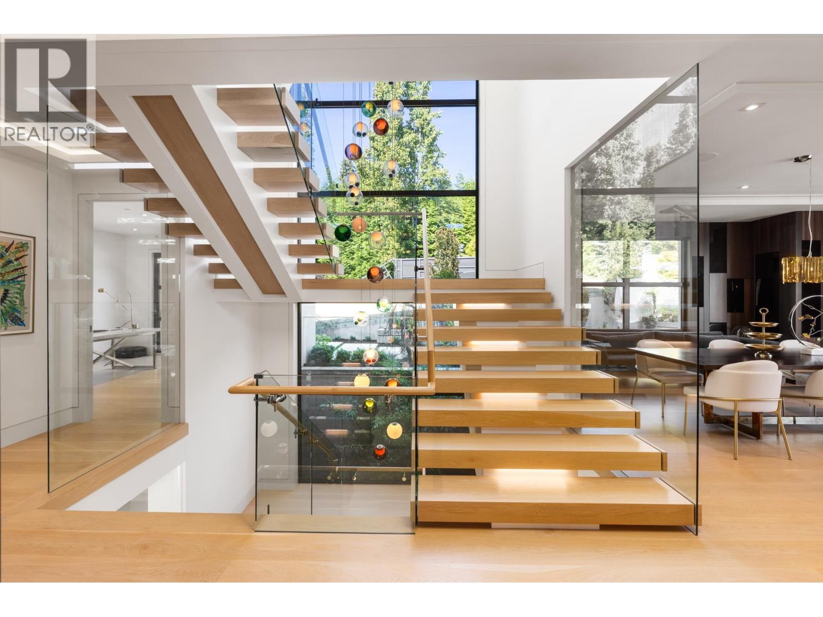 1050 KING GEORGES WAY, West Vancouver