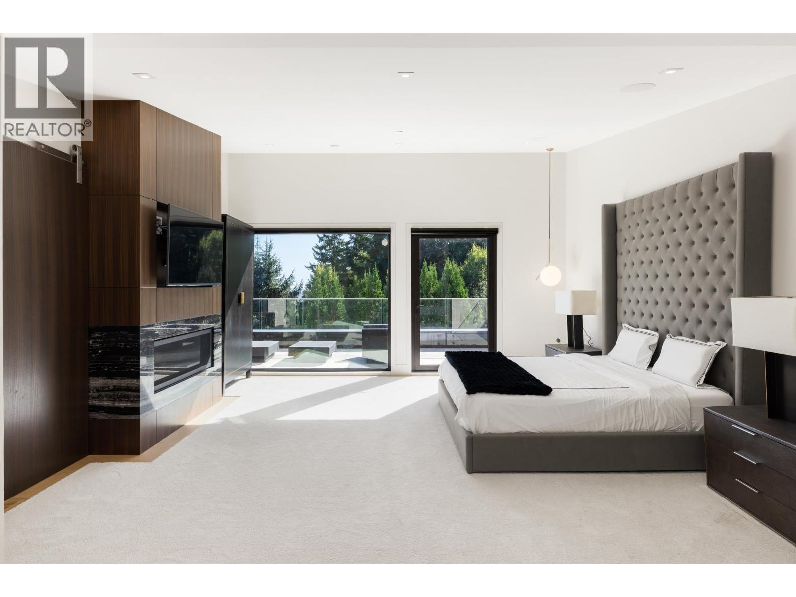 1050 KING GEORGES WAY, West Vancouver