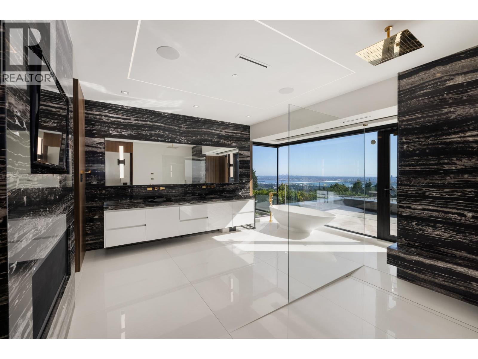 1050 KING GEORGES WAY, West Vancouver