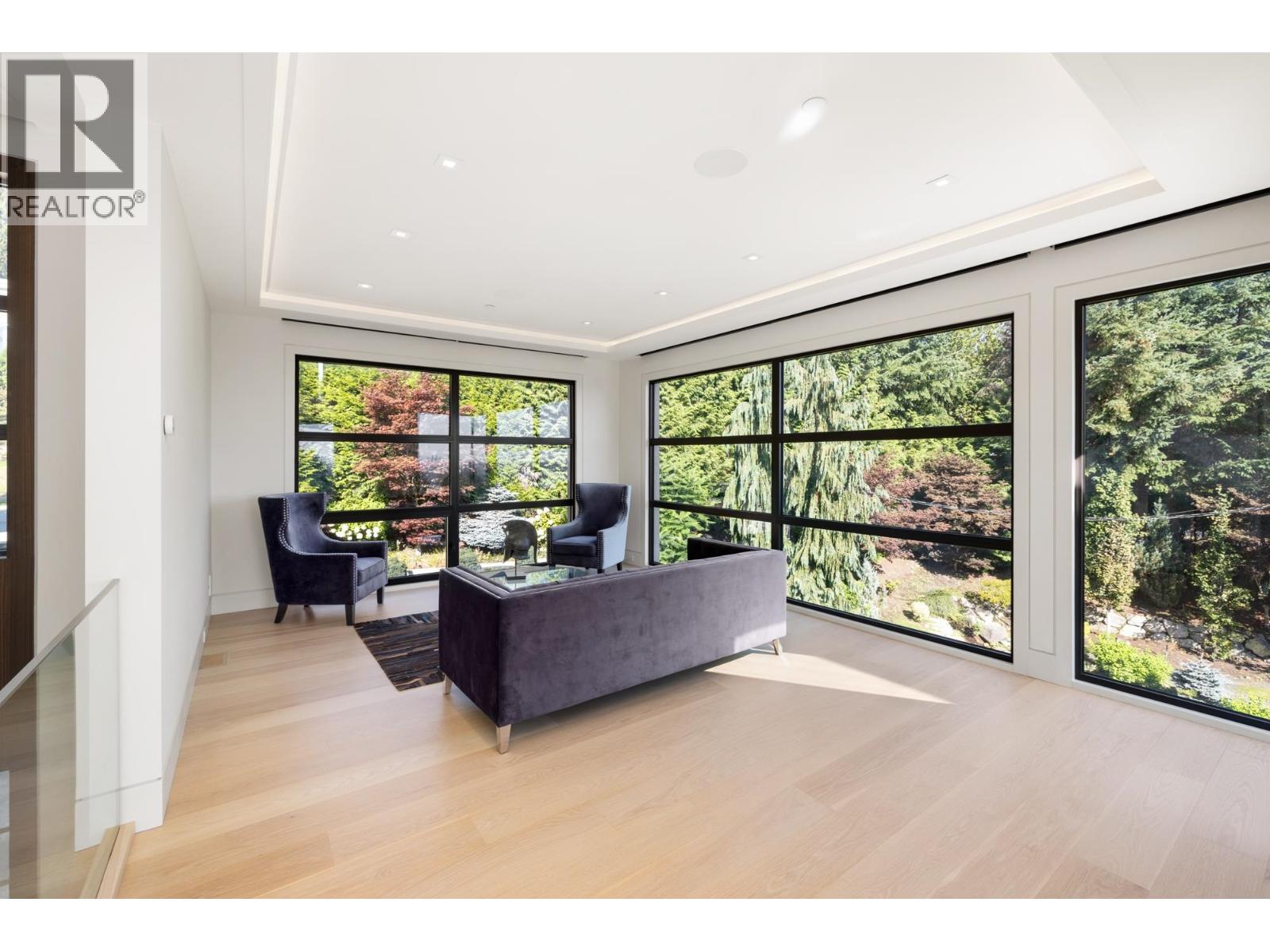 1050 KING GEORGES WAY, West Vancouver