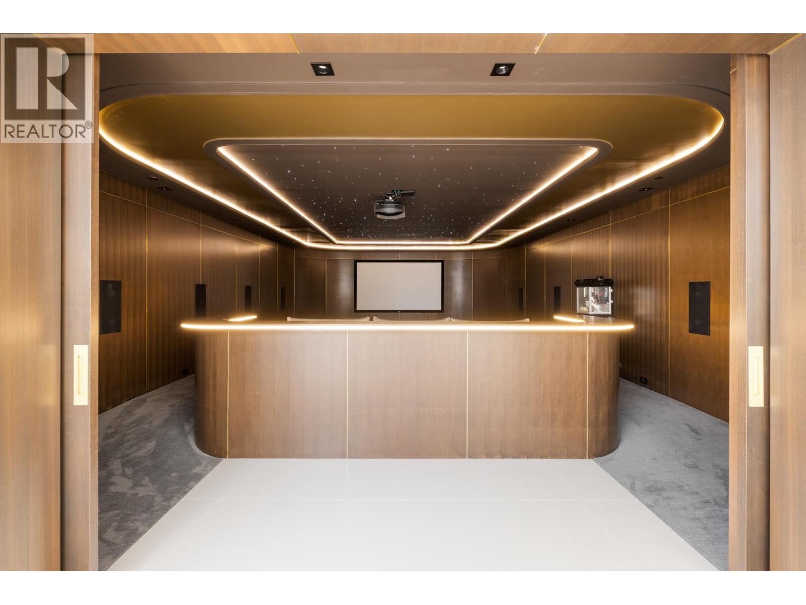 1050 KING GEORGES WAY, West Vancouver