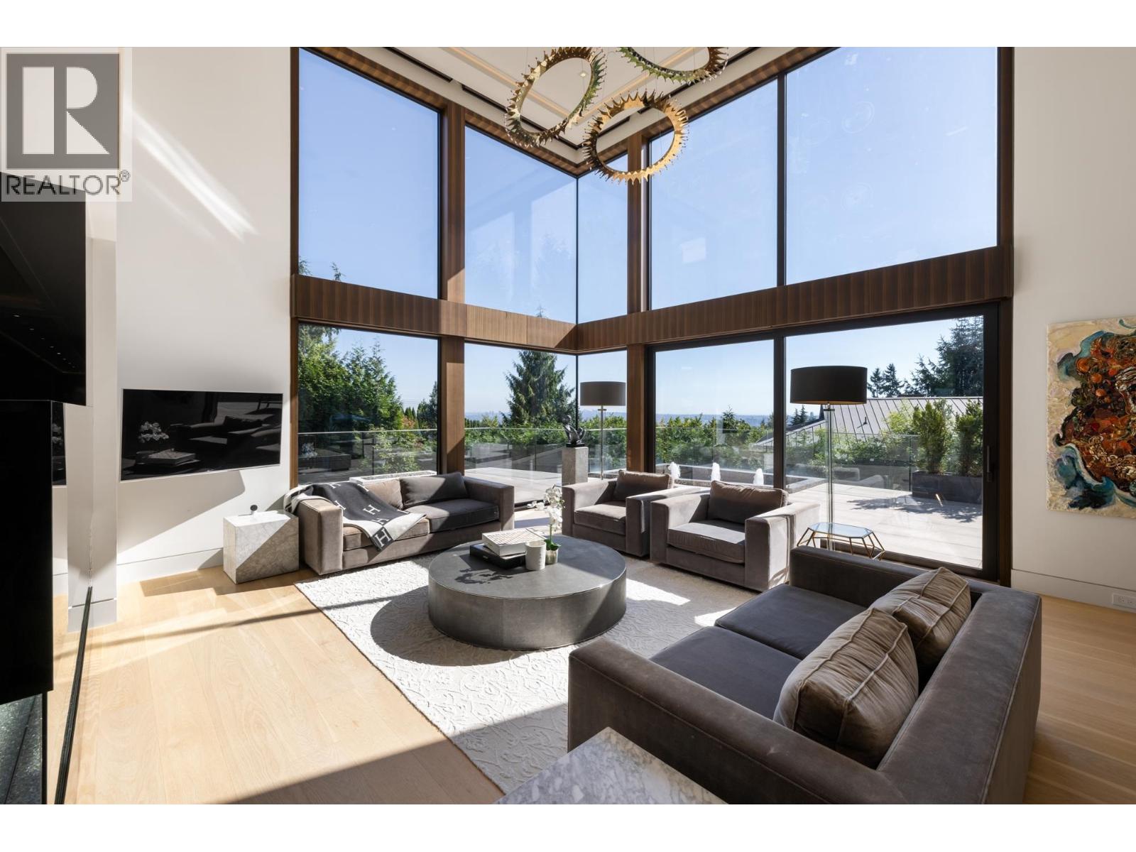 1050 KING GEORGES WAY, West Vancouver