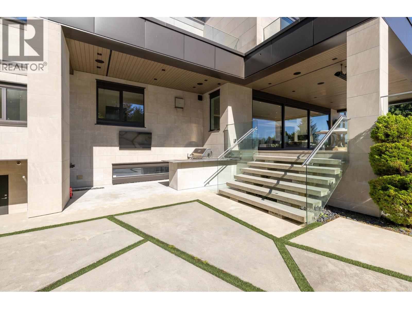 1050 KING GEORGES WAY, West Vancouver