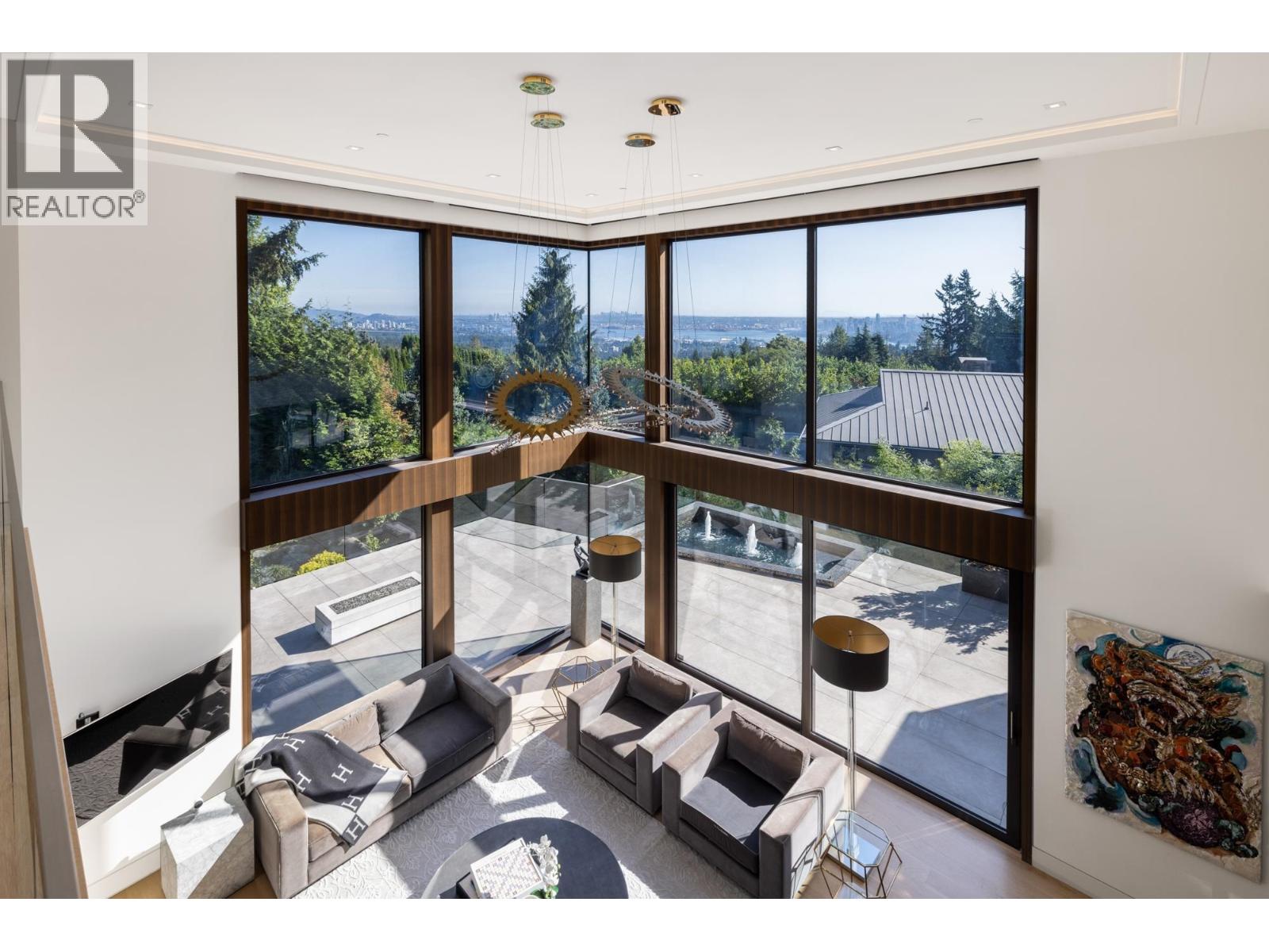 1050 KING GEORGES WAY, West Vancouver