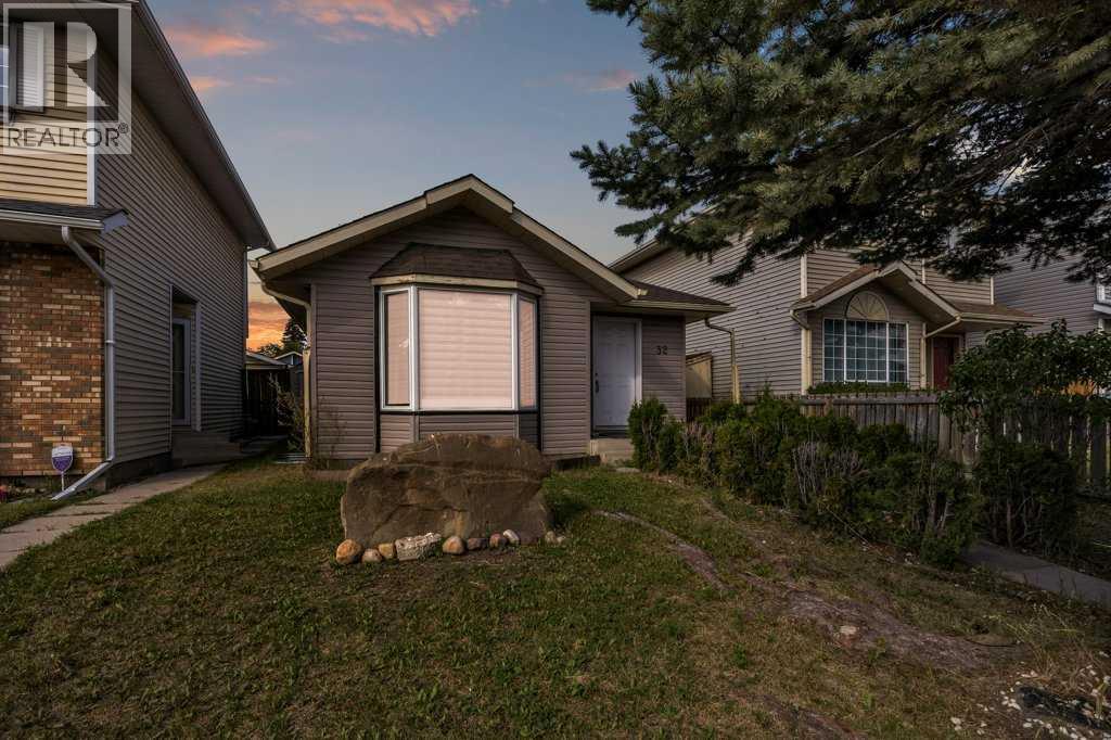 Single Family House 4 Level for Sale in  Martindale Boulevard NE Martindale Calgary 
