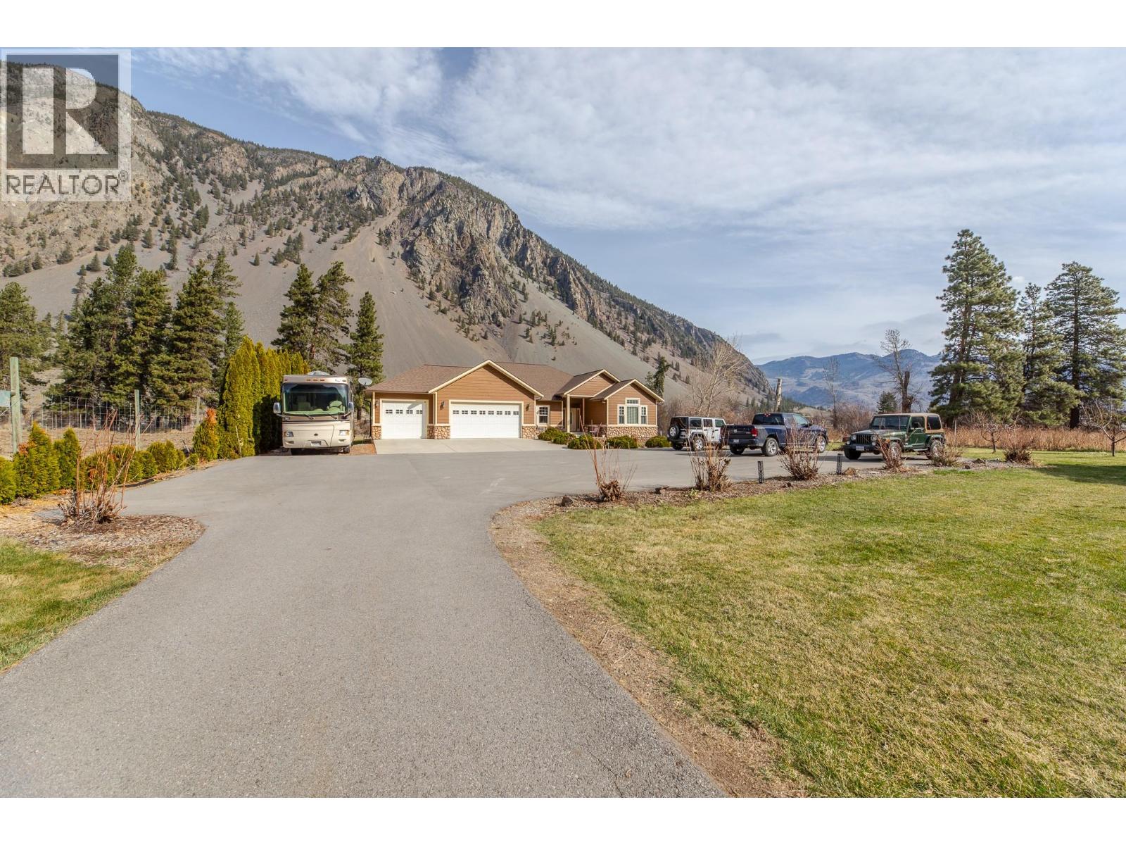 3210 / 3208 Cory Road, Keremeos