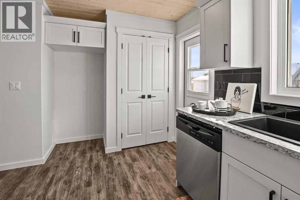 6 Metcalf Way, Lacombe