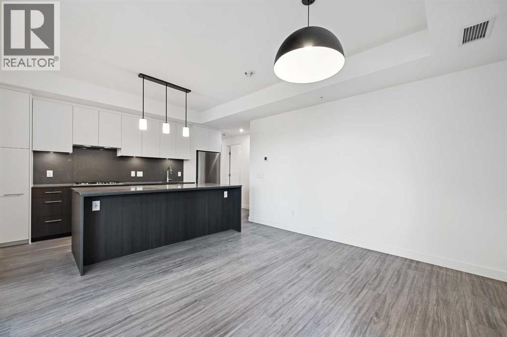 Single Family House for Sale in    Avenue SW Eau Claire Calgary 