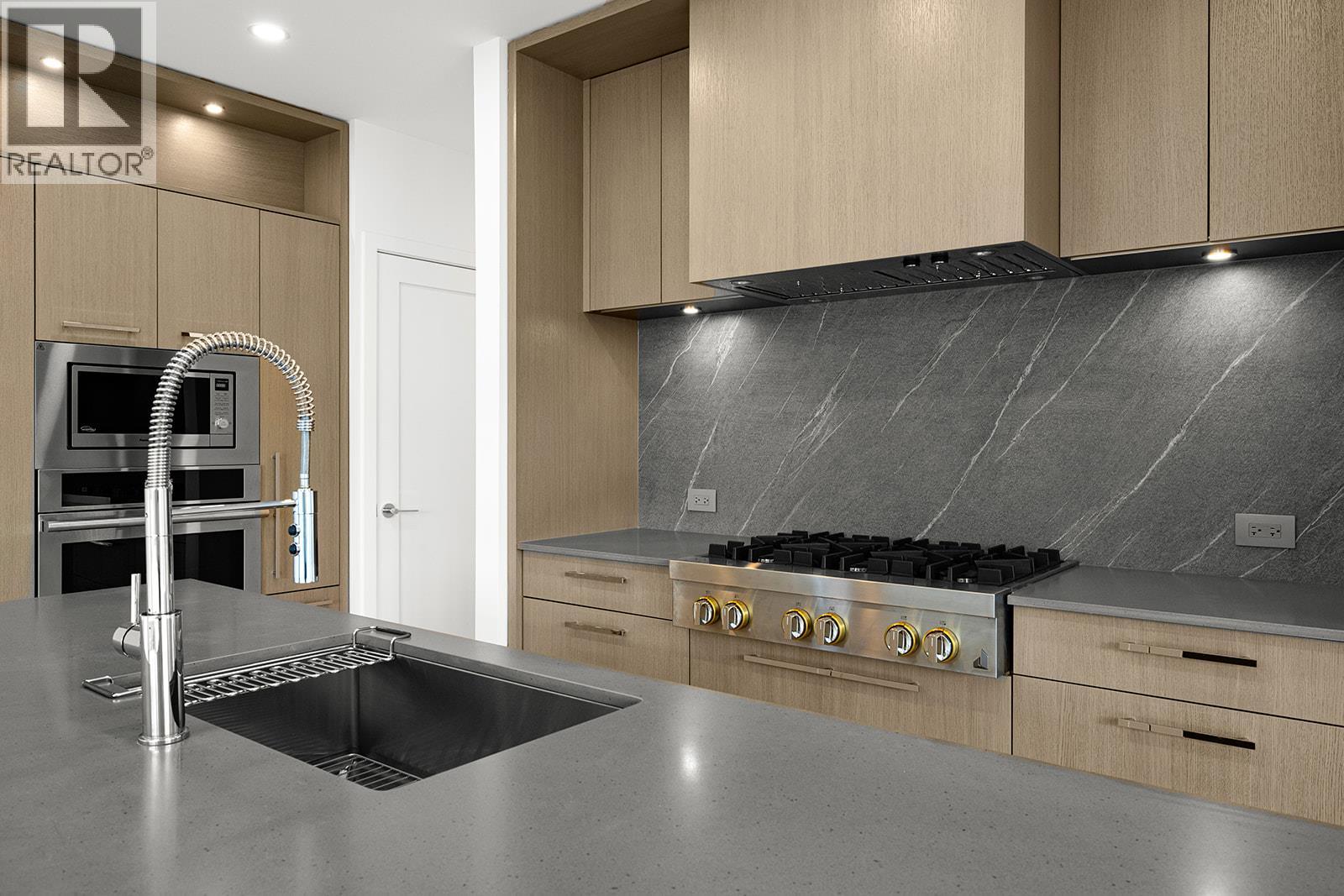 509 3409 Lakeshore Road, Kelowna