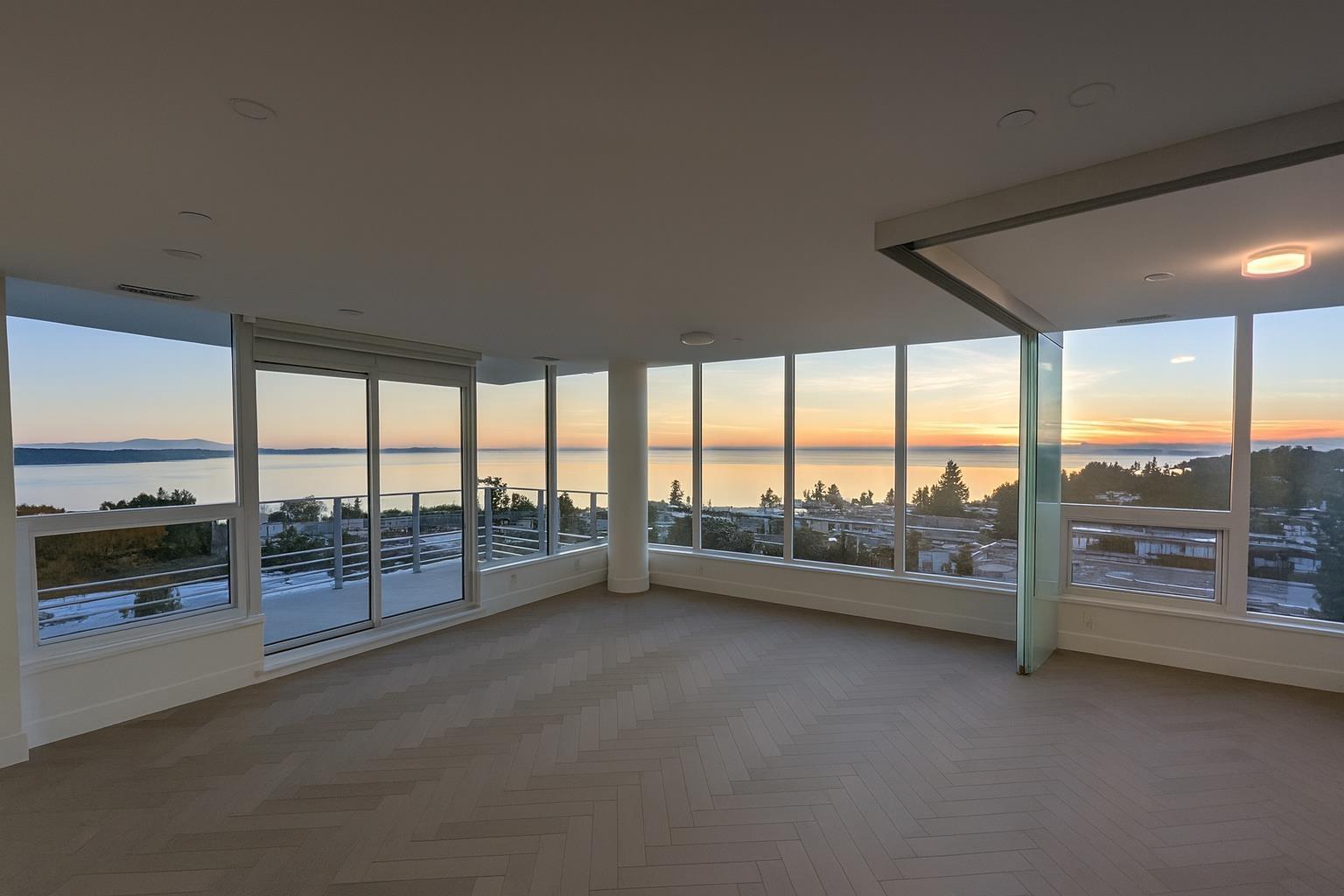 705 1342 JOHNSTON ROAD, White Rock