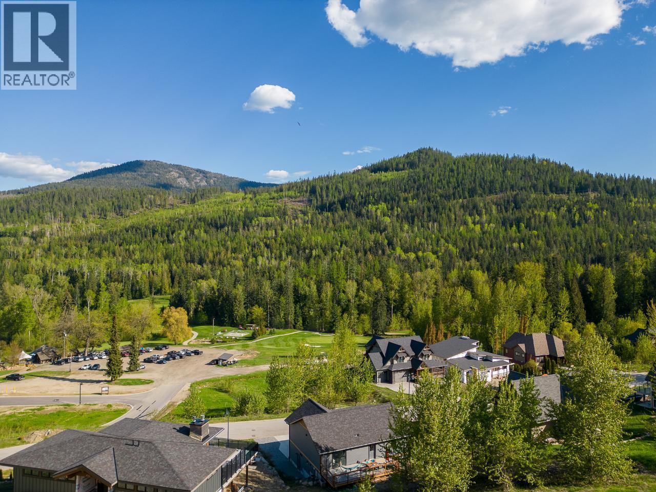 1021 SILVERTIP Road, Rossland