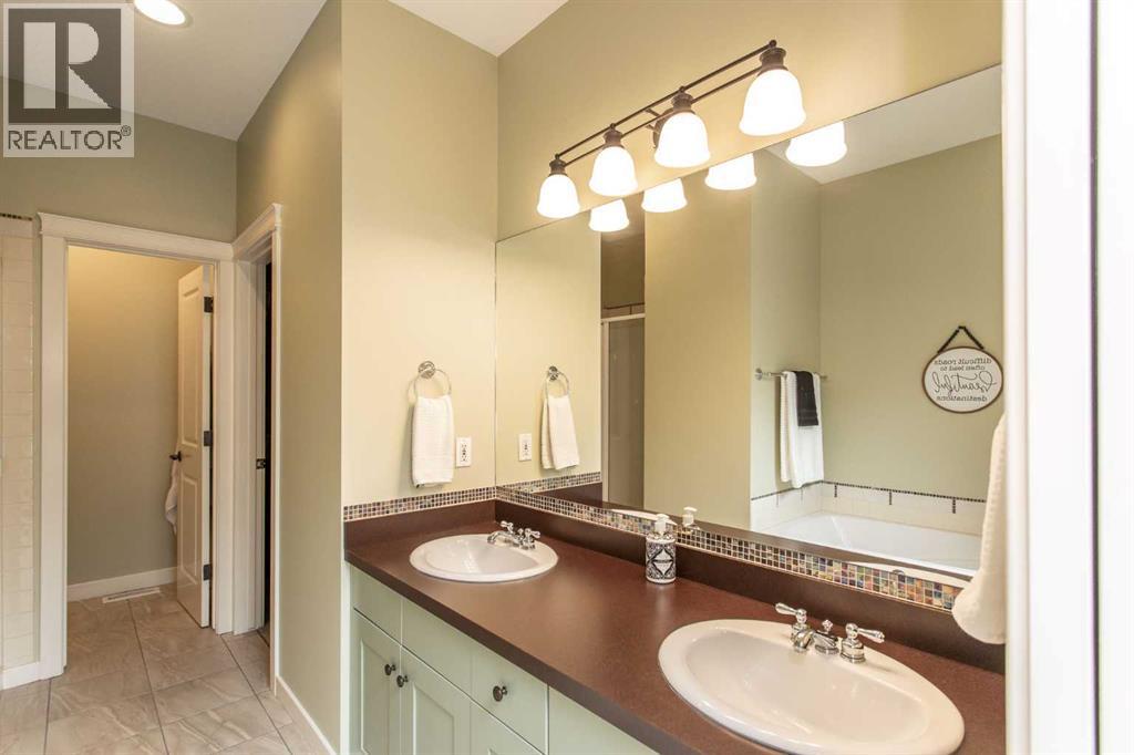 20 Cranna Cove, Lacombe