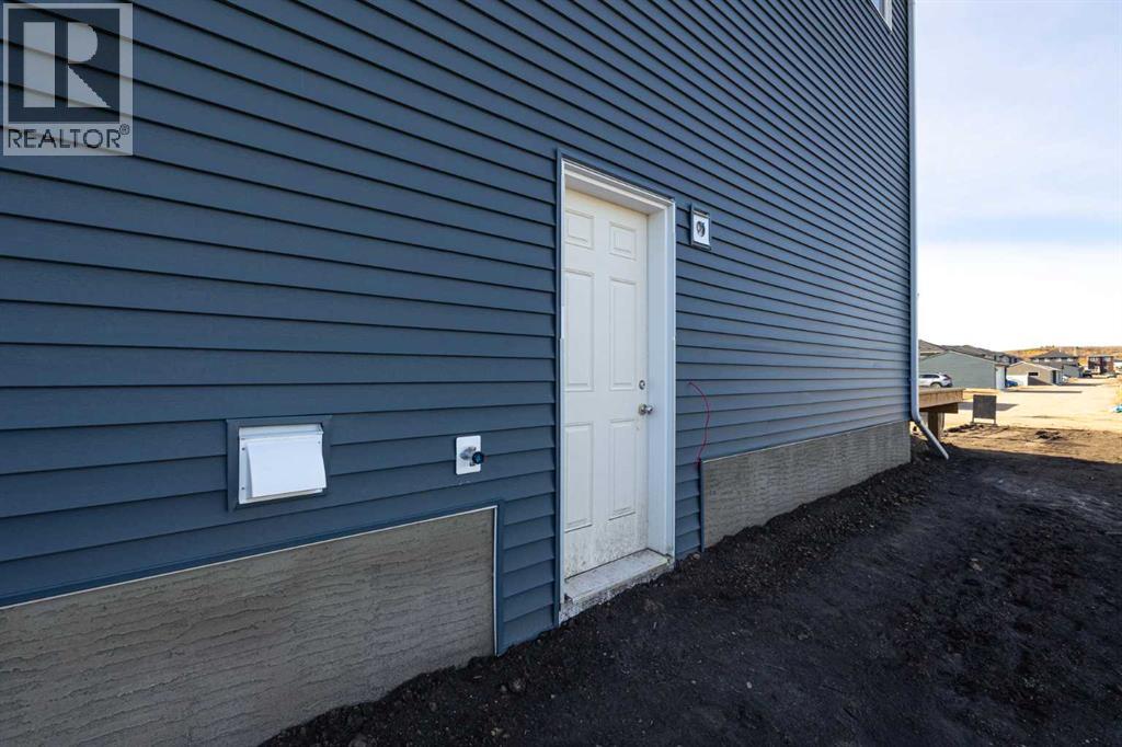 Single Family House for Sale in  Creekstone Walk SW Pine Creek Calgary 