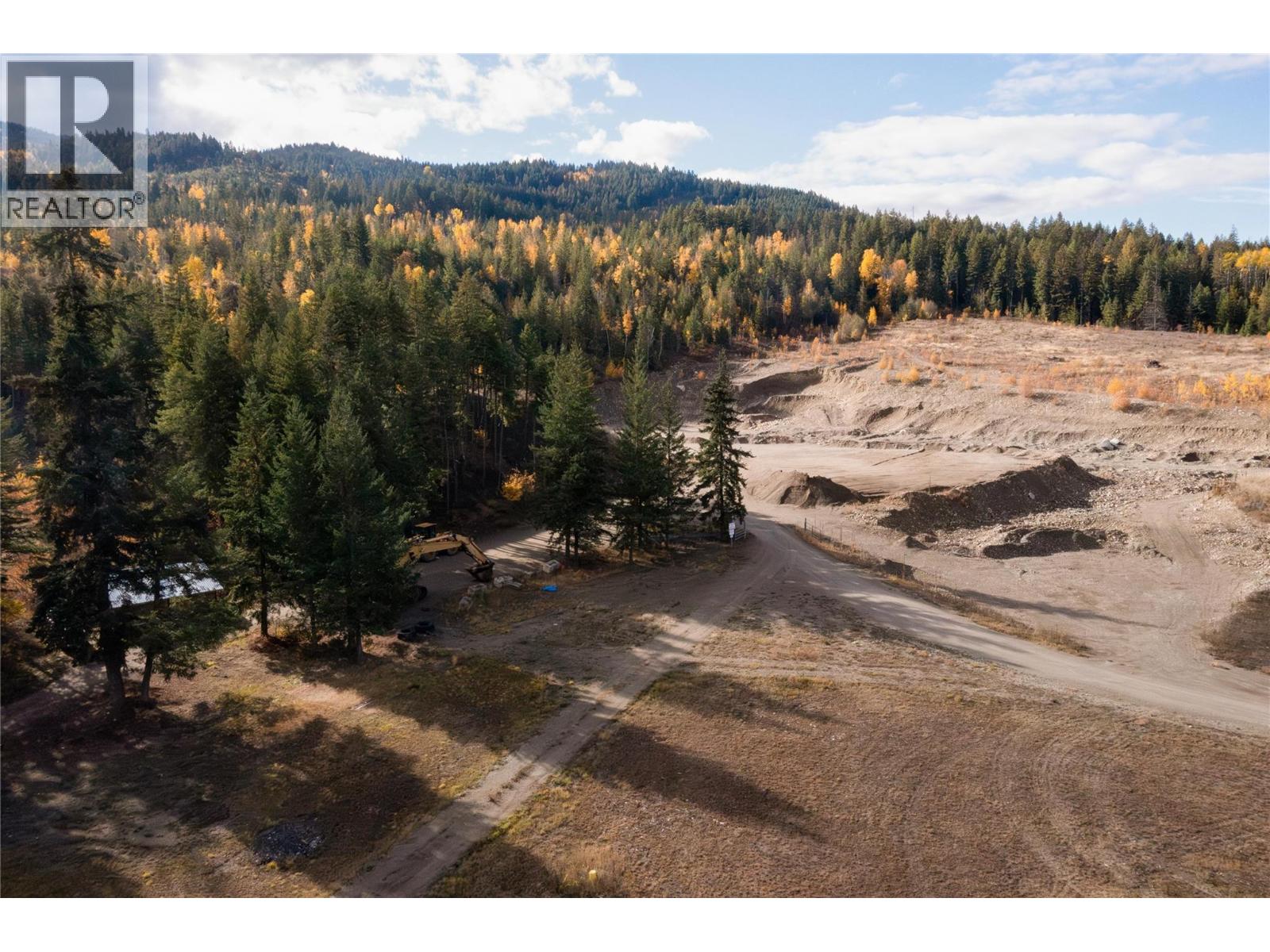 8336 Skimikin Road, Chase