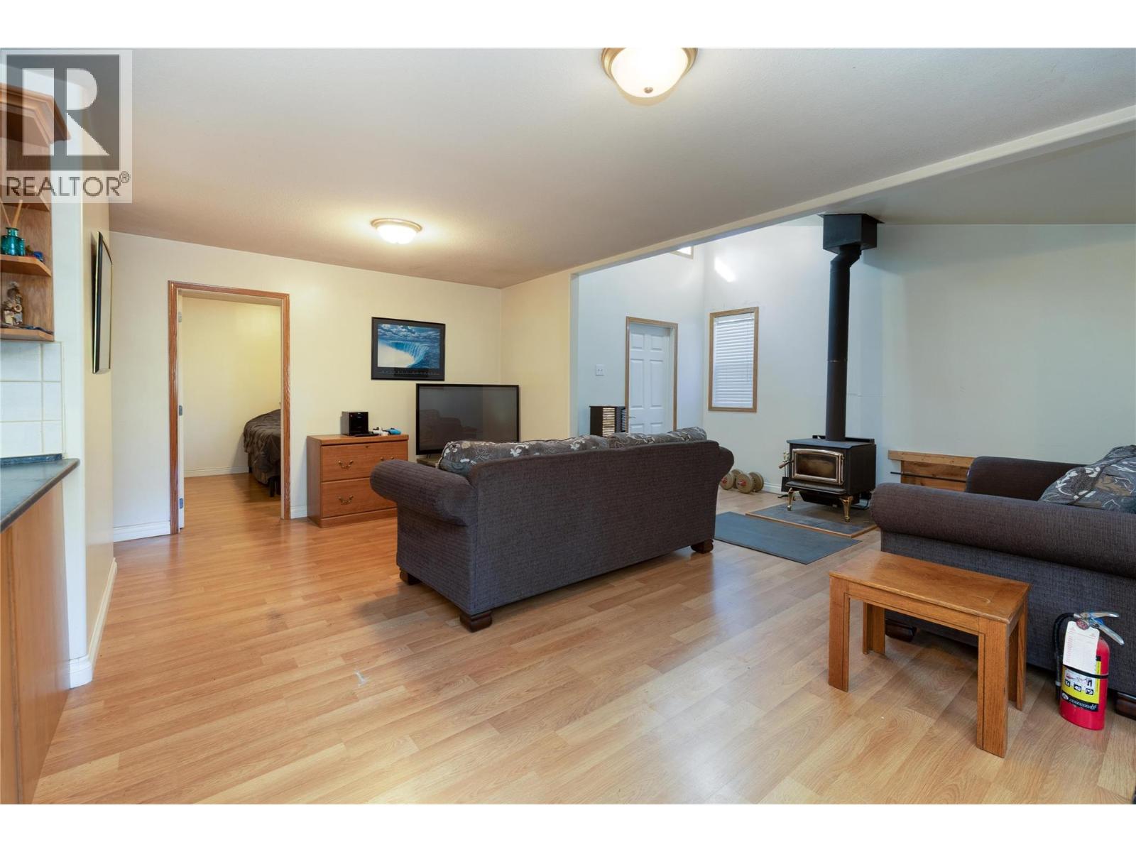 8336 Skimikin Road, Chase