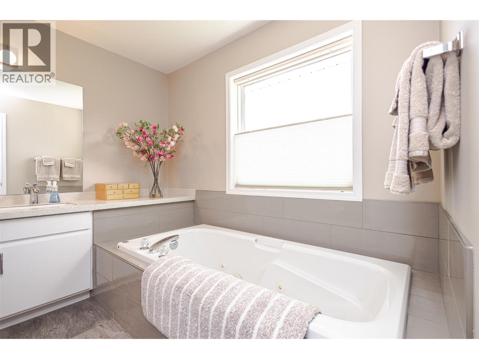  5291 Bradbury Street, Peachland