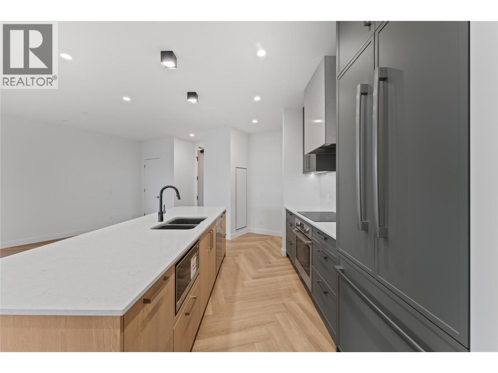 414 3340 Lakeshore Drive, Kelowna