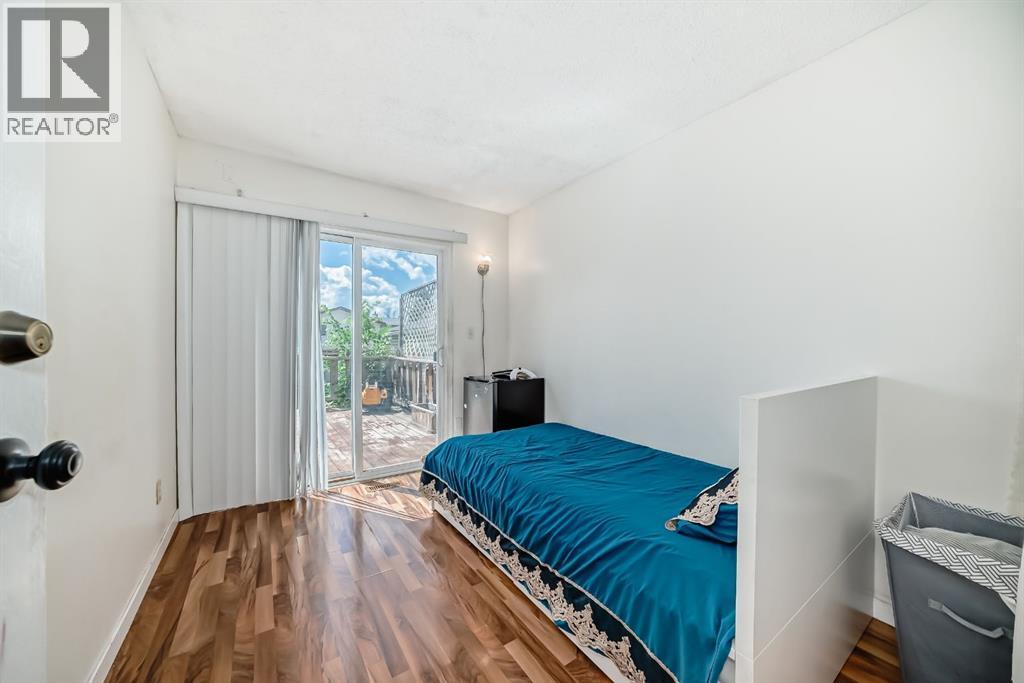 Single Family House Bi-level for Sale in   Avenue NE Abbeydale Calgary 