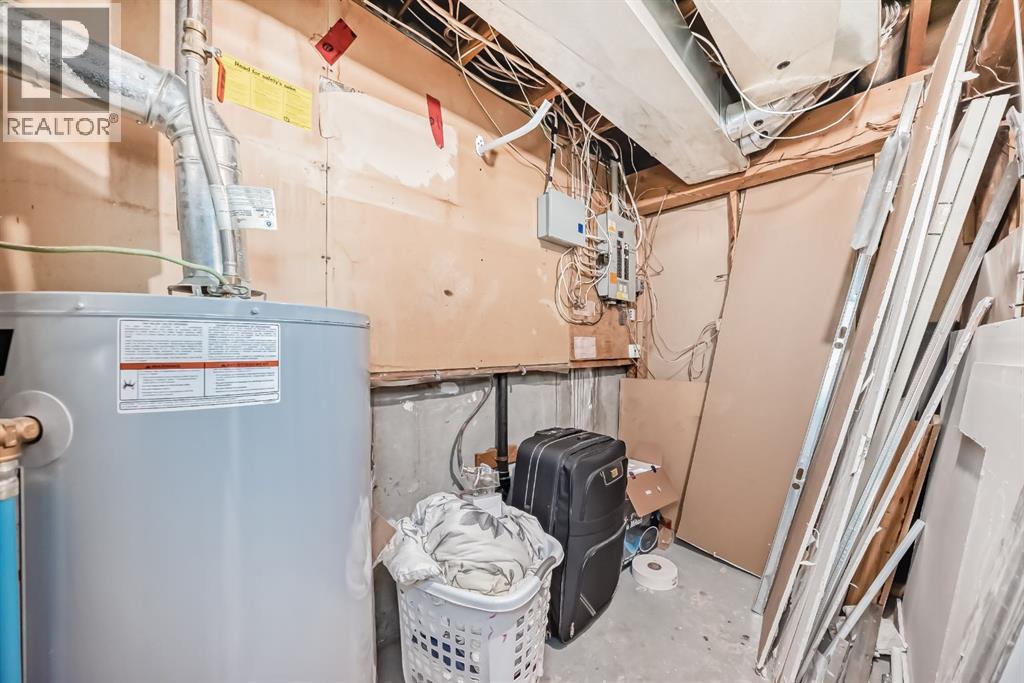 Single Family House Bi-level for Sale in   Avenue NE Abbeydale Calgary 