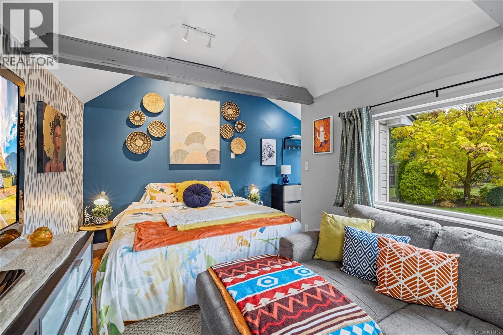 2920 Marshall Rd, Qualicum Beach