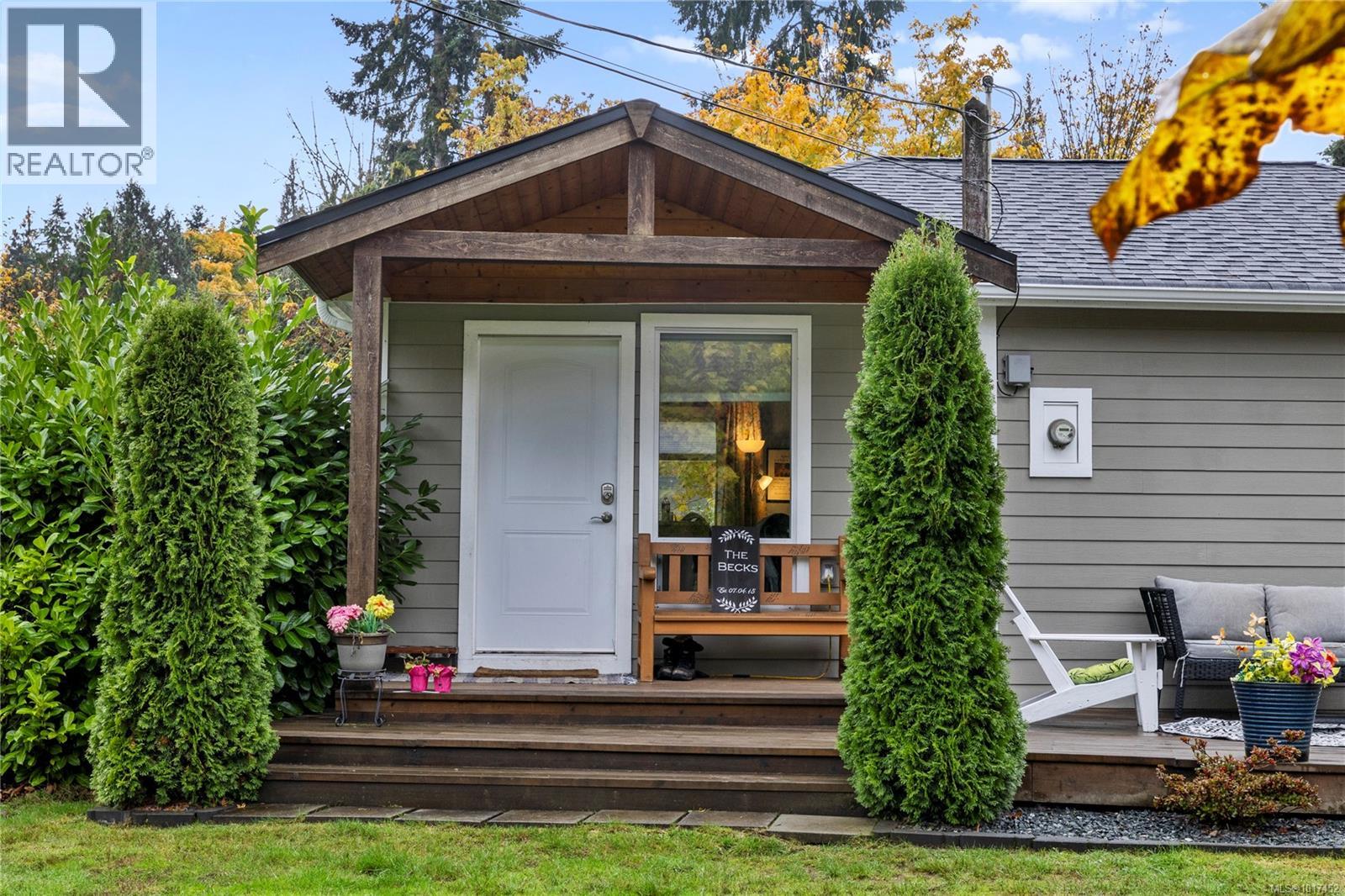 2920 Marshall Rd, Qualicum Beach