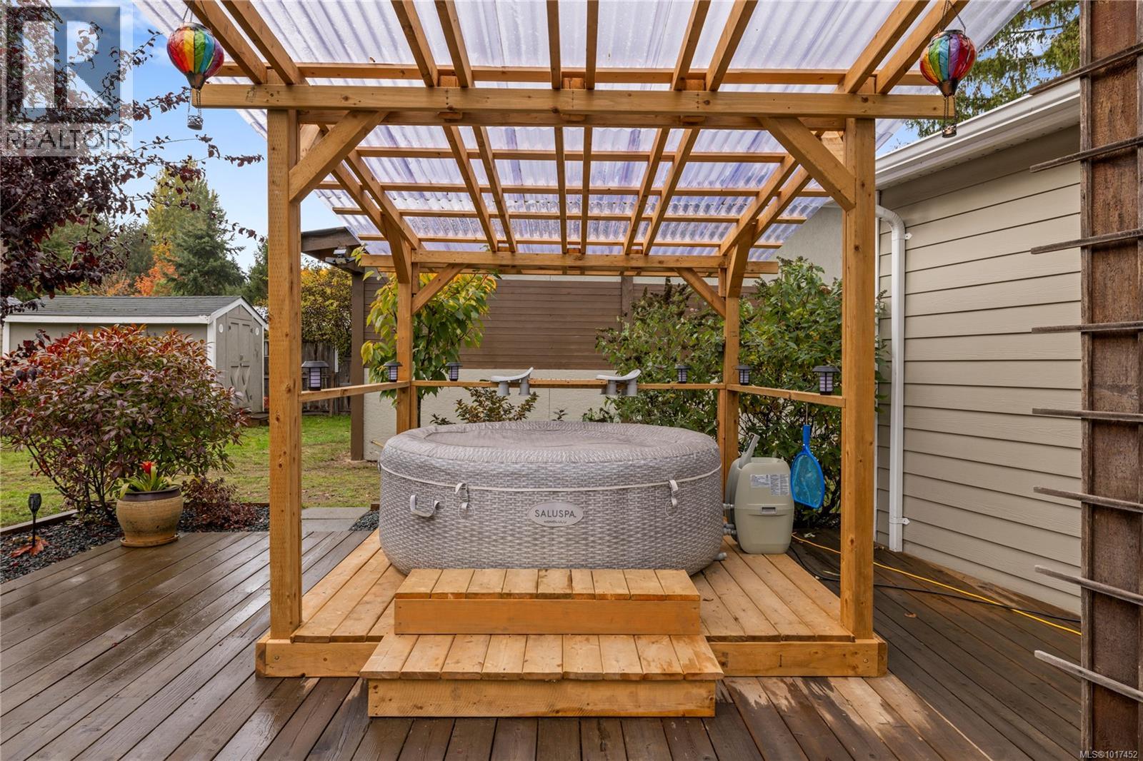 2920 Marshall Rd, Qualicum Beach