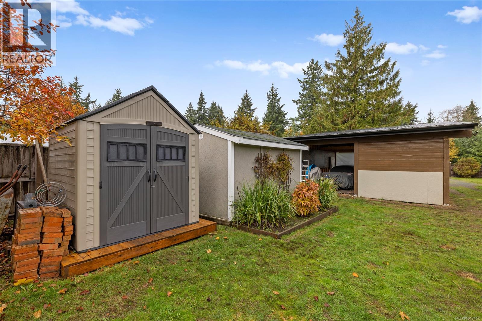 2920 Marshall Rd, Qualicum Beach