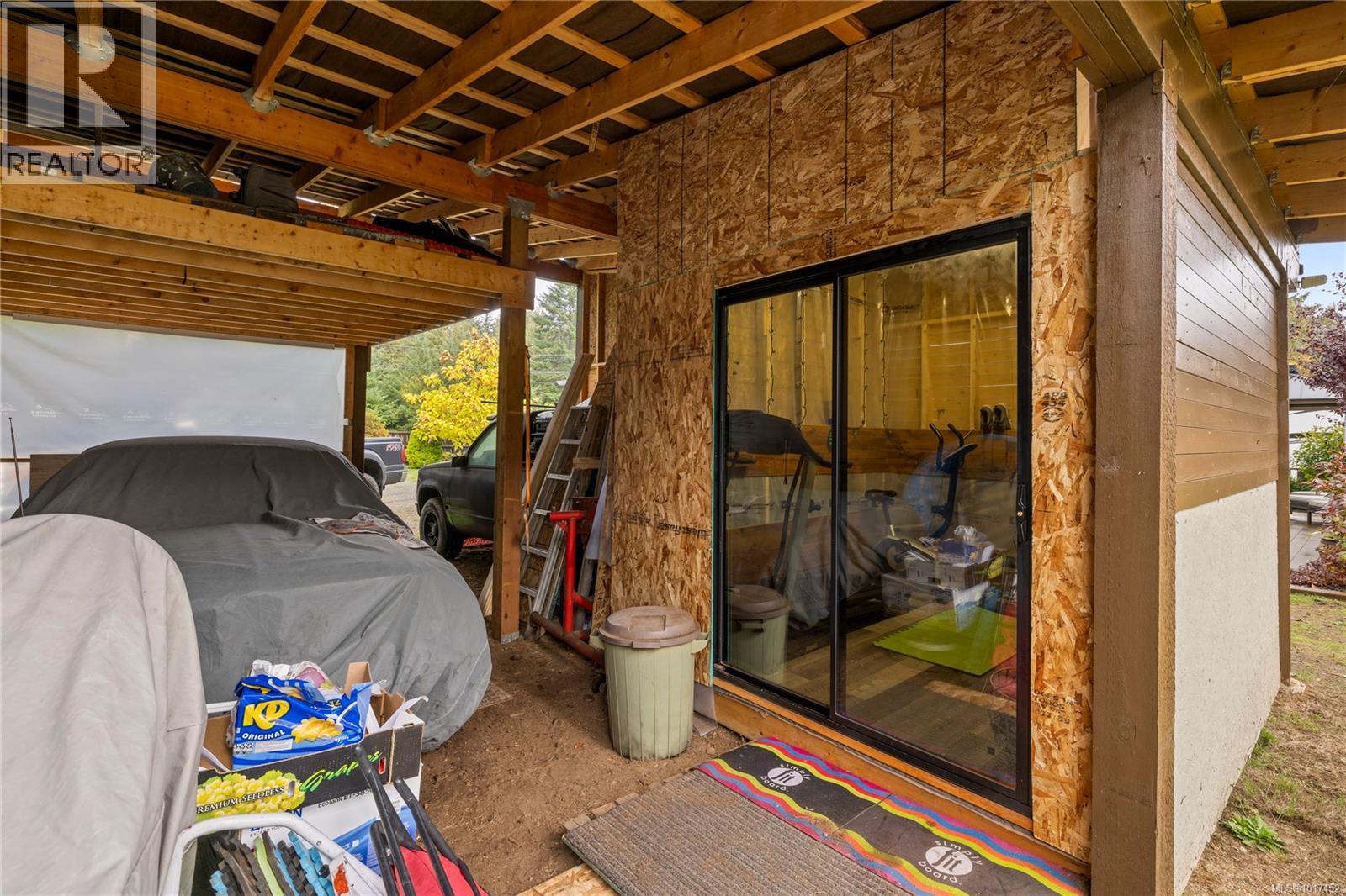 2920 Marshall Rd, Qualicum Beach