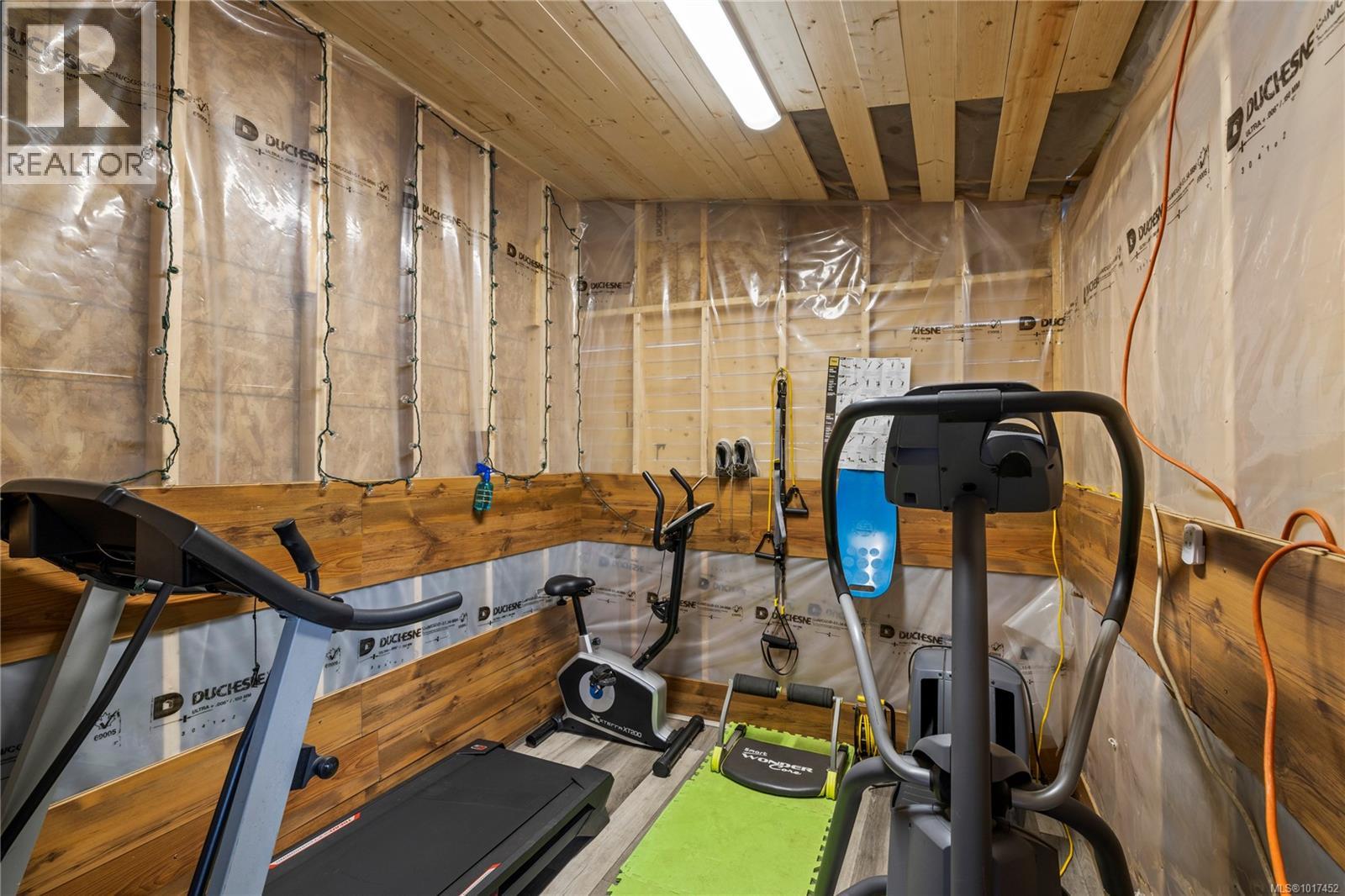 2920 Marshall Rd, Qualicum Beach