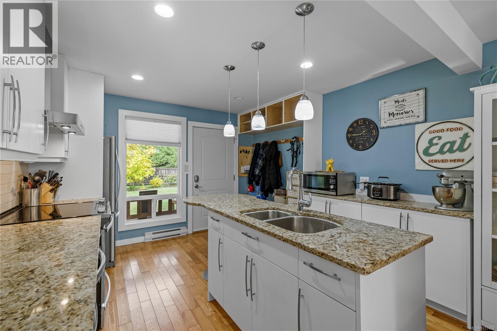 2920 Marshall Rd, Qualicum Beach