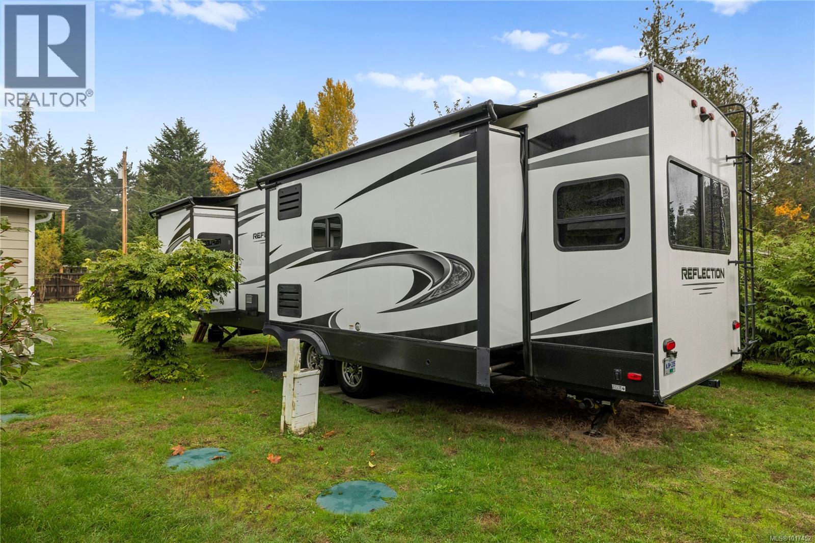 2920 Marshall Rd, Qualicum Beach